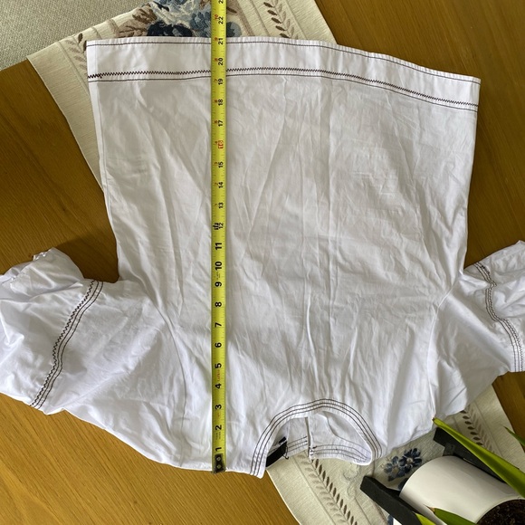 NWT Zara White Puff Sleeve Blouse with Contrast Stitching - Size M - Picture 5 of 7